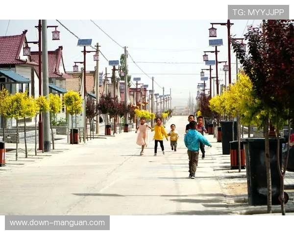 牧民乌音嘎借“草原村排”经营民宿及特产，收入较传统畜牧业翻数倍